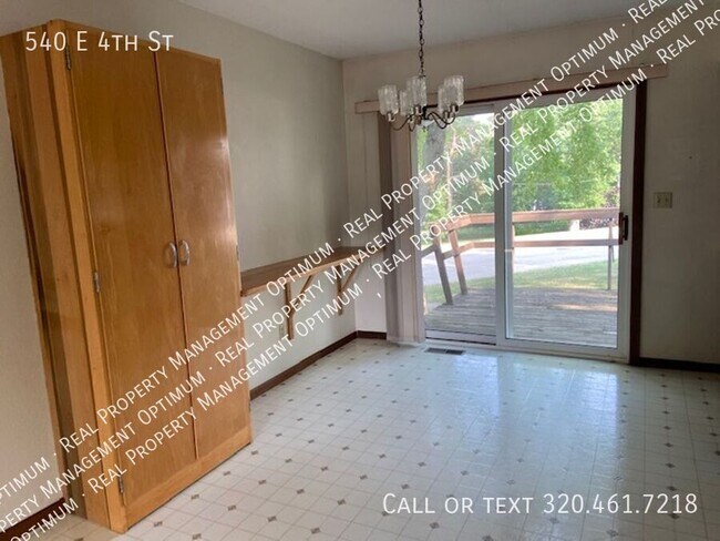 540 E 4th St in Morris, MN - Building Photo - Building Photo