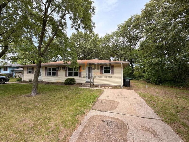 property at 5372-5372 Plaza Ave