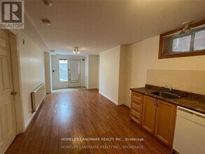 969 Avenue Rd in Toronto, ON - Building Photo - Building Photo