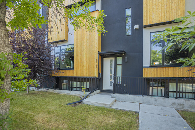 1029 18 Av NW in Calgary, AB - Building Photo - Primary Photo