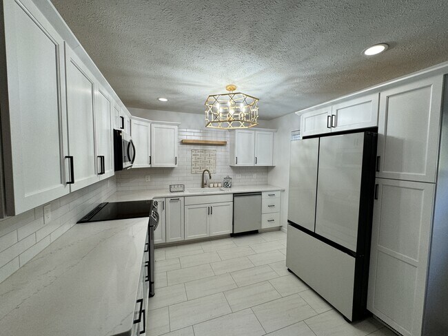 2014 Wellesley Ln in Kokomo, IN - Building Photo - Building Photo