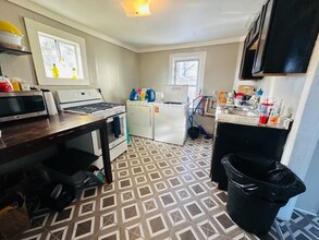 122 W Oneida St in Oswego, NY - Building Photo - Building Photo