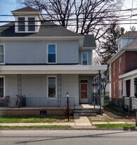 1610 Philadelphia Ave in Chambersburg, PA - Building Photo