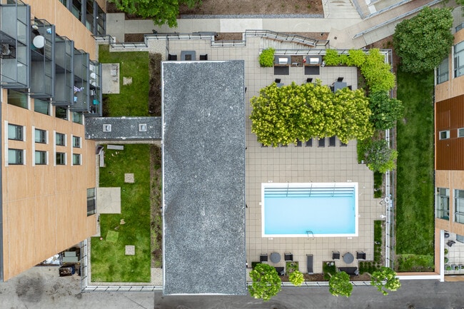1717 Apartments in Evanston, IL - Foto de edificio - Building Photo