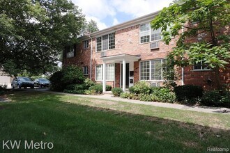 630 ANN St in Birmingham, MI - Building Photo - Building Photo