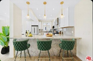 1654 Greenfield Ave in Los Angeles, CA - Building Photo