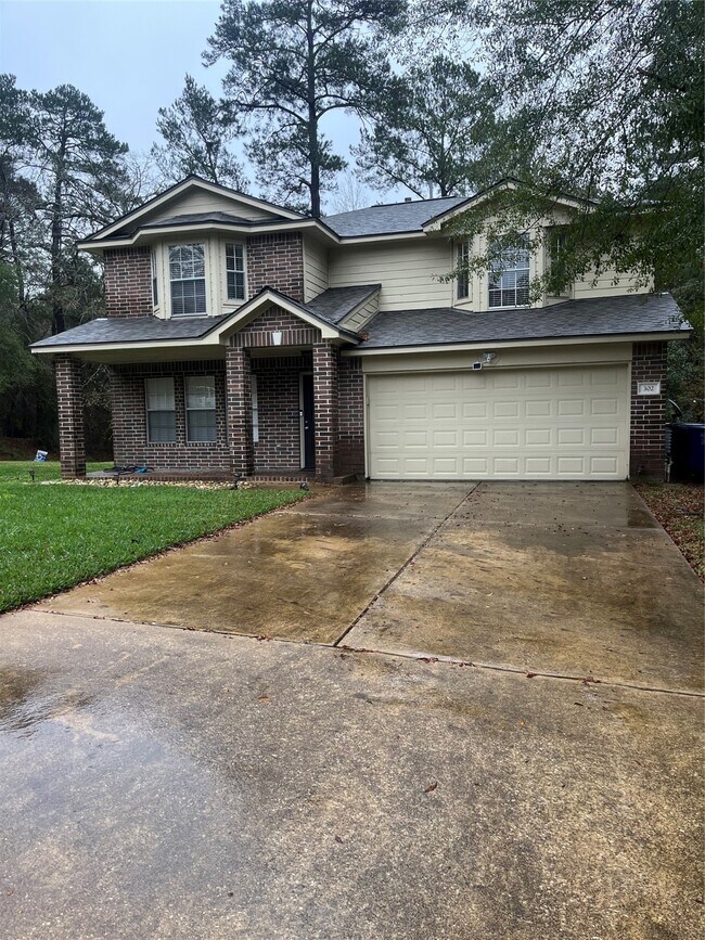 302 Inverness Dr in Huntsville, TX - Building Photo - Building Photo