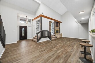 15754 Walkwood Dr in Houston, TX - Foto de edificio - Building Photo