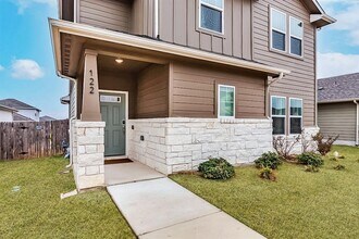122 Fairmeadow Downs Dr in Hutto, TX - Building Photo - Building Photo