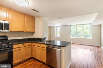 355 I St SW in Washington, DC - Building Photo - Building Photo