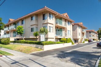 I.B.B.M. Grand Apartments in Reseda, CA - Building Photo - Primary Photo