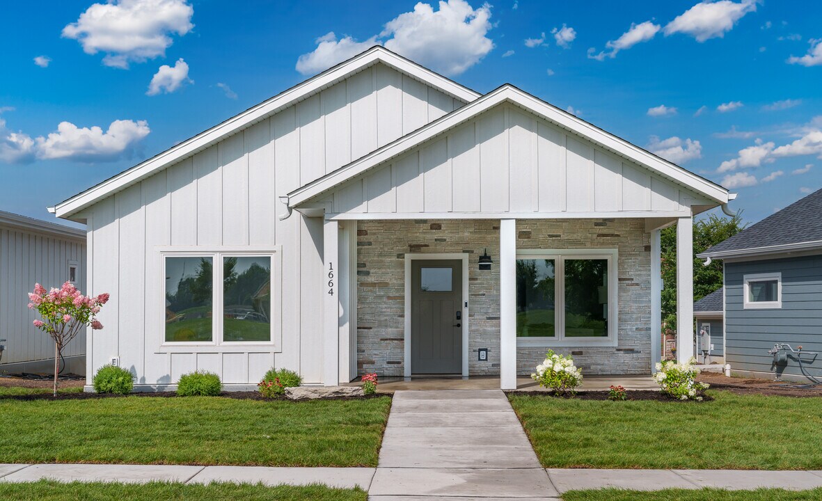 1664 Olde Brandy Ln in Davenport, IA - Foto de edificio