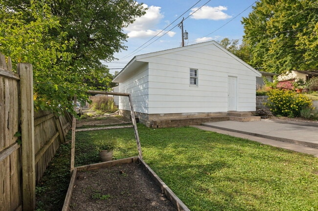 3242 Hayes St NE, Unit 2 in Minneapolis, MN - Building Photo - Building Photo