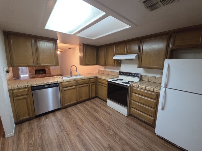 930 South Ave in Gustine, CA - Building Photo - Building Photo