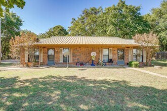 6532 Fall Creek Hwy in Granbury, TX - Building Photo - Building Photo