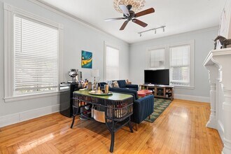 58 Dorset St, Unit 58 in Boston, MA - Foto de edificio - Building Photo