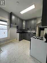 22 Haynes Ave in St Catharines, ON - Building Photo - Building Photo