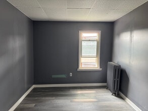 327 E 6th Ave in Altoona, PA - Foto de edificio - Building Photo