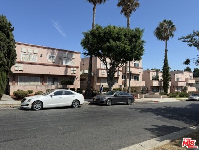 property at 720 N Eucalyptus Ave
