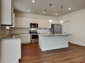 101 Fairway Dr in Cumming, GA - Foto de edificio - Building Photo