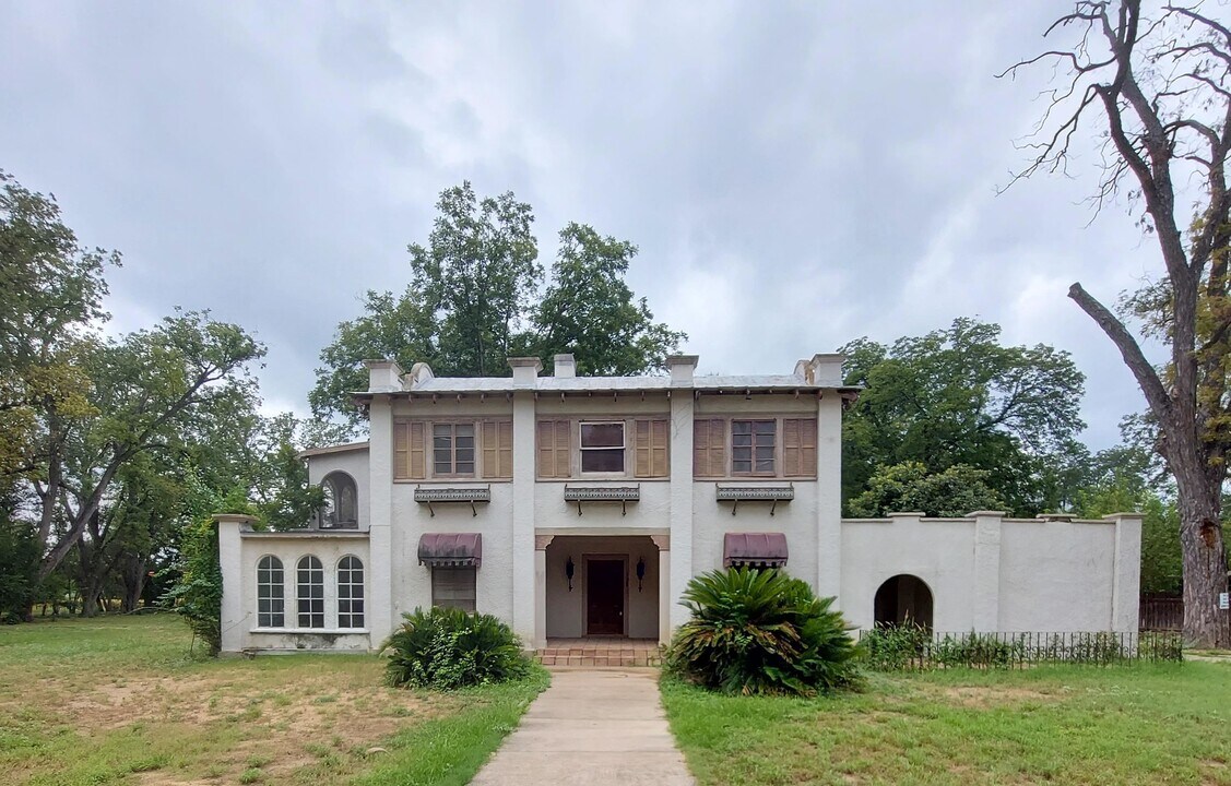 123 Hudson Dr in Del Rio, TX - Building Photo