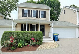 90 Central St in East Bridgewater, MA - Building Photo