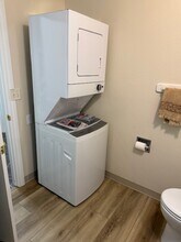 154 S 21st St, Unit 1 in Saint Helens, OR - Foto de edificio - Building Photo