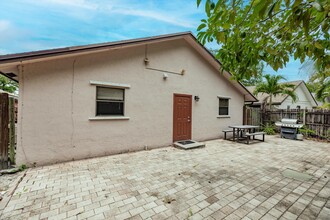 1786 SW 22nd St in Fort Lauderdale, FL - Building Photo - Building Photo