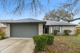 16319 N Mist Dr in Houston, TX - Building Photo