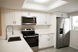 2385 Naples Trace Cir in Naples, FL - Building Photo - Building Photo