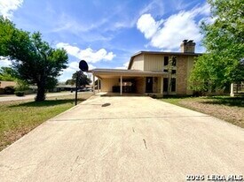 103 Brentwood Dr in New Braunfels, TX - Building Photo