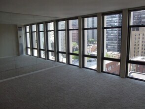 1 E Scott St in Chicago, IL - Building Photo - Building Photo