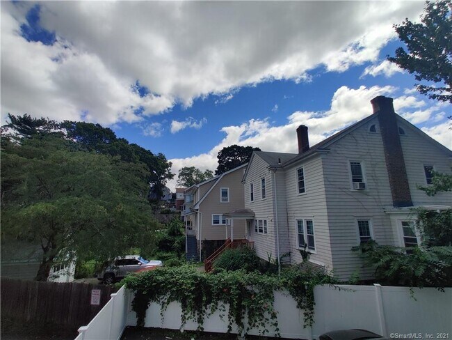 159 Grove St-Unit -D in Stamford, CT - Building Photo - Building Photo