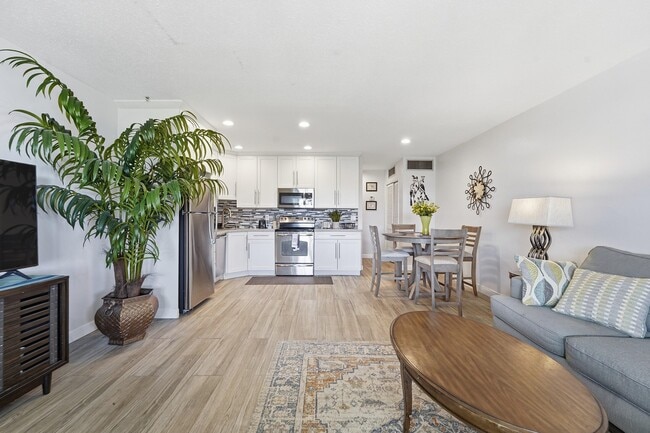 5208 NE 24th Terrace in Fort Lauderdale, FL - Foto de edificio - Building Photo