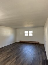 421 Elm Ave E in Delano, MN - Foto de edificio - Building Photo