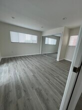 945 Montgomery Dr in Hermosa Beach, CA - Building Photo - Building Photo