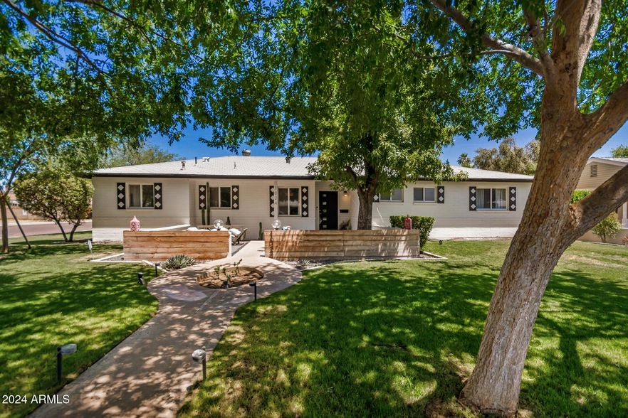 1024 W Georgia Ave, Unit 314 in Phoenix, AZ - Building Photo