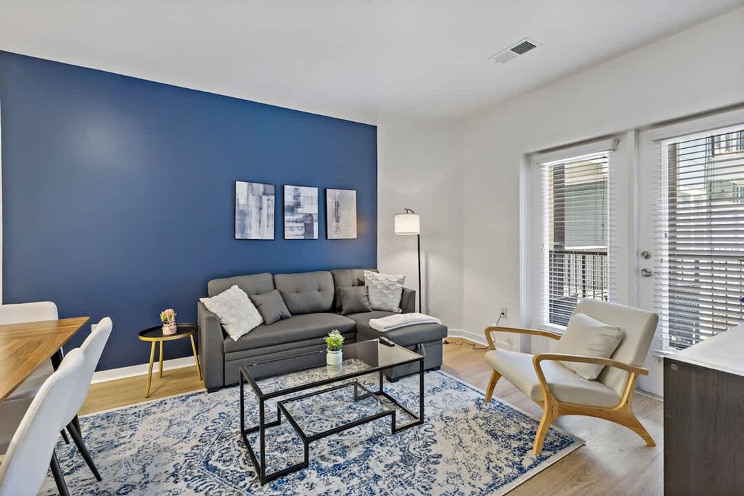 205 S Kings Dr in Charlotte, NC - Building Photo