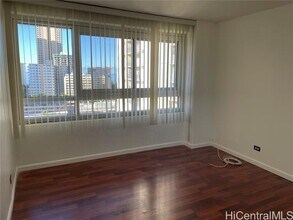 2465 Ala Wai Blvd in Honolulu, HI - Building Photo - Building Photo