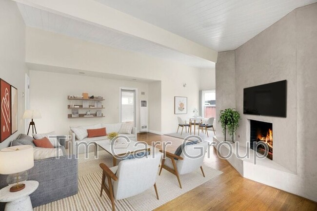 2100 Clay St in Newport Beach, CA - Foto de edificio - Building Photo