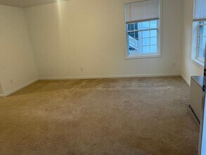 6 Grove St in Dover, NH - Building Photo - Building Photo