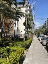 600 NE 25th St in Miami, FL - Foto de edificio - Building Photo