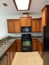 3043 Scotland Dr, Unit 2 in Edinburg, TX - Foto de edificio - Building Photo