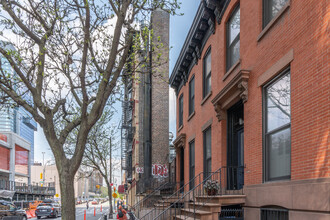 171 Ashland Pl in Brooklyn, NY - Foto de edificio - Building Photo