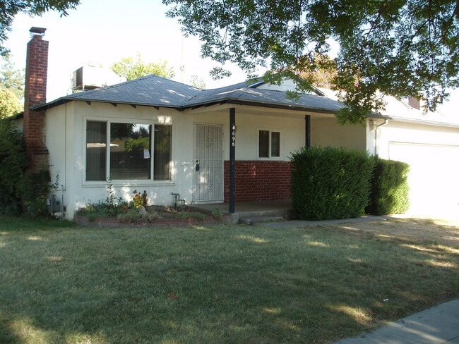 property at 4696 N Howard Ave