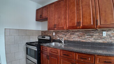 2732 Fish Ave, Unit 2 in Bronx, NY - Building Photo - Building Photo