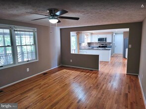 109 Buckeye Ct in Sterling, VA - Building Photo - Building Photo
