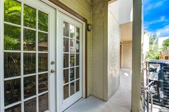 3929 Tanglewilde St in Houston, TX - Building Photo - Building Photo