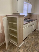 2919 Avenue J, Unit Downstairs in Bay City, TX - Foto de edificio - Building Photo