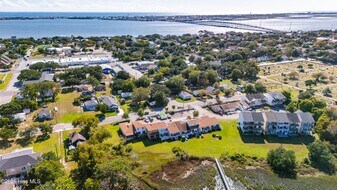 1800 Bay St in Morehead City, NC - Building Photo